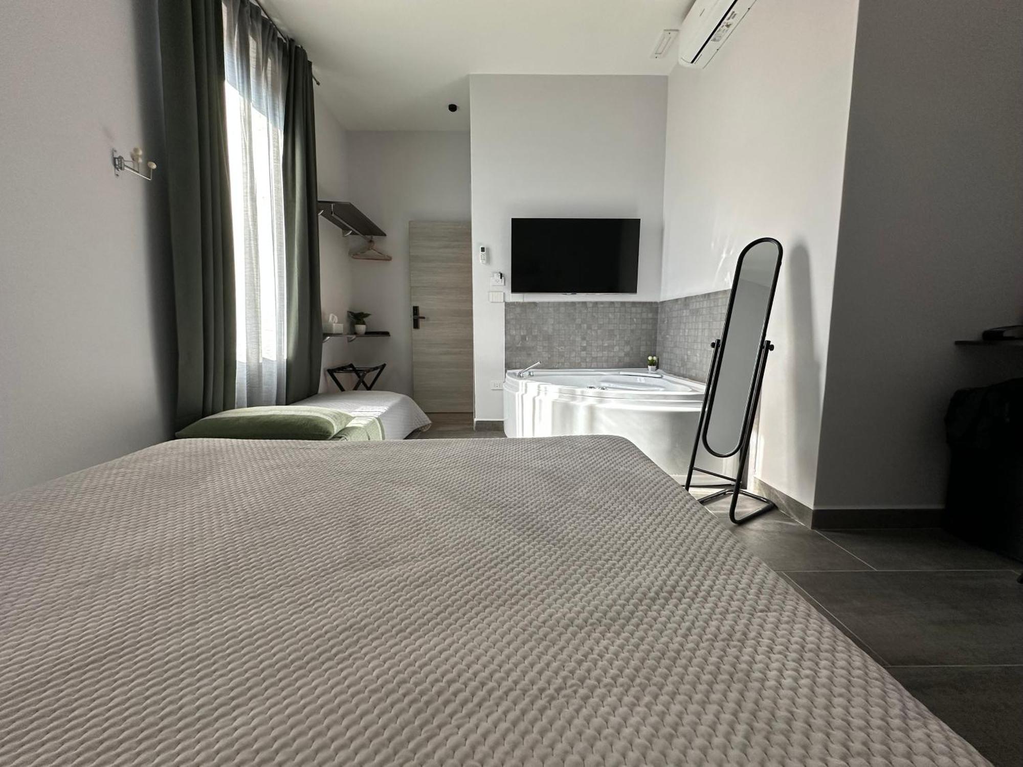 Zeta Boutique Hotel Касерта Екстериор снимка