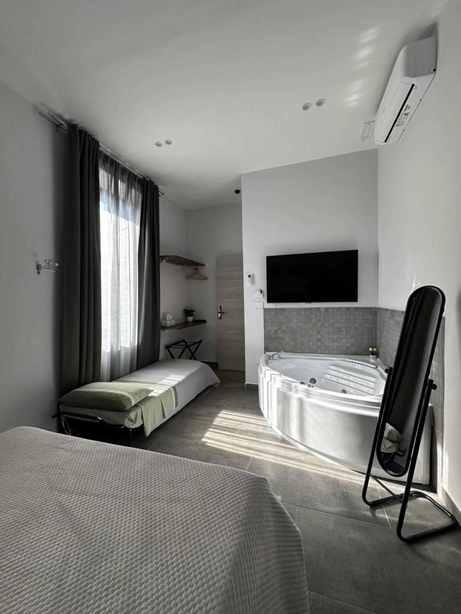 Zeta Boutique Hotel Касерта Екстериор снимка